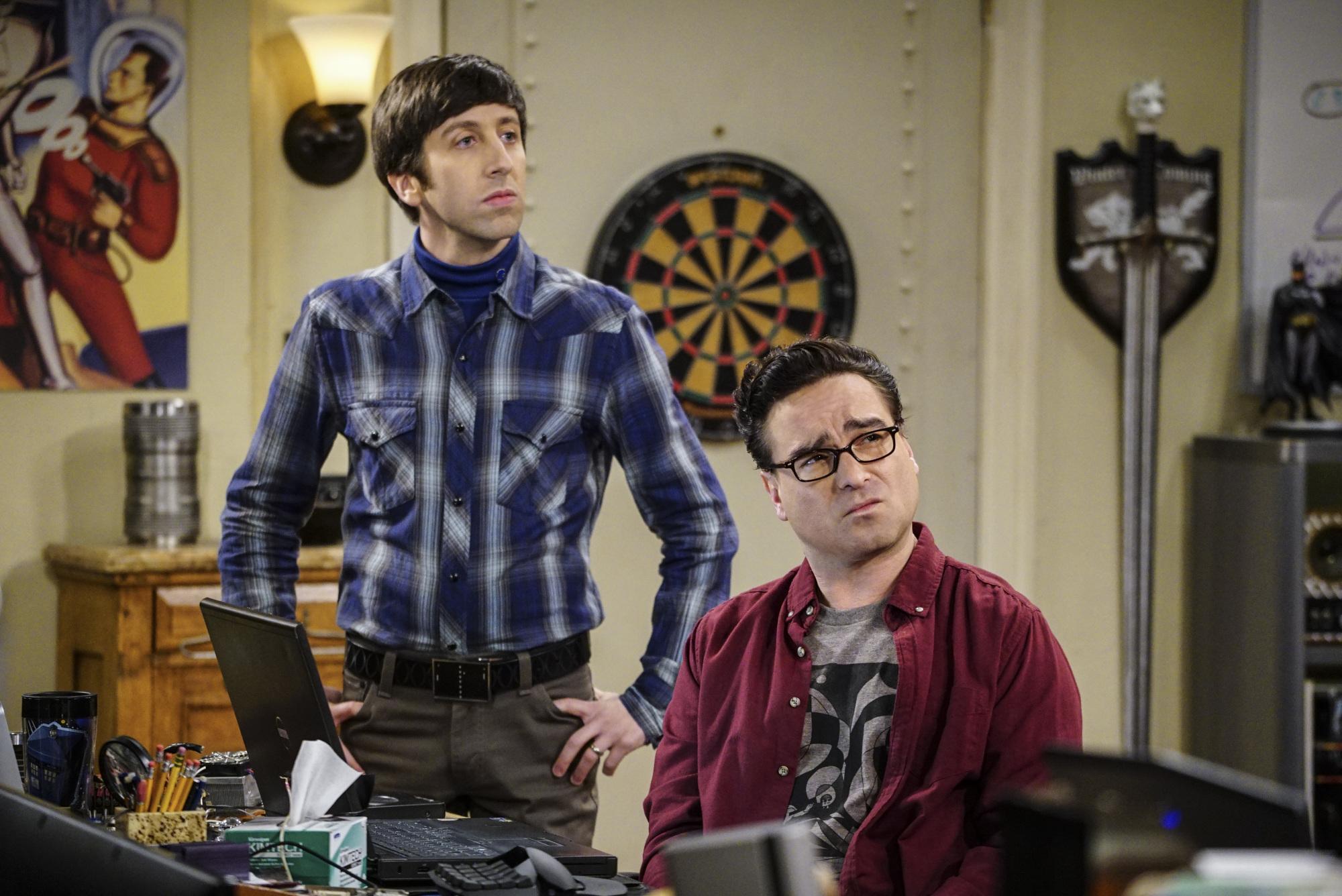 Howard Wolowitz with Leonard Hofstadter and Colonel Williams
